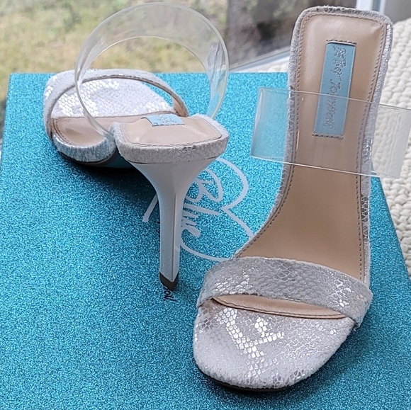 Snake Skin Slip On by Betsey Johnson box not included - Picture 2 of 14